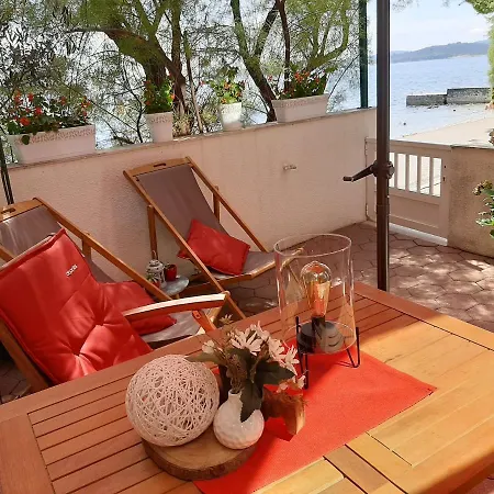M Apartment Orebic