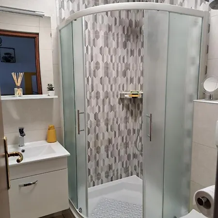 شقة M